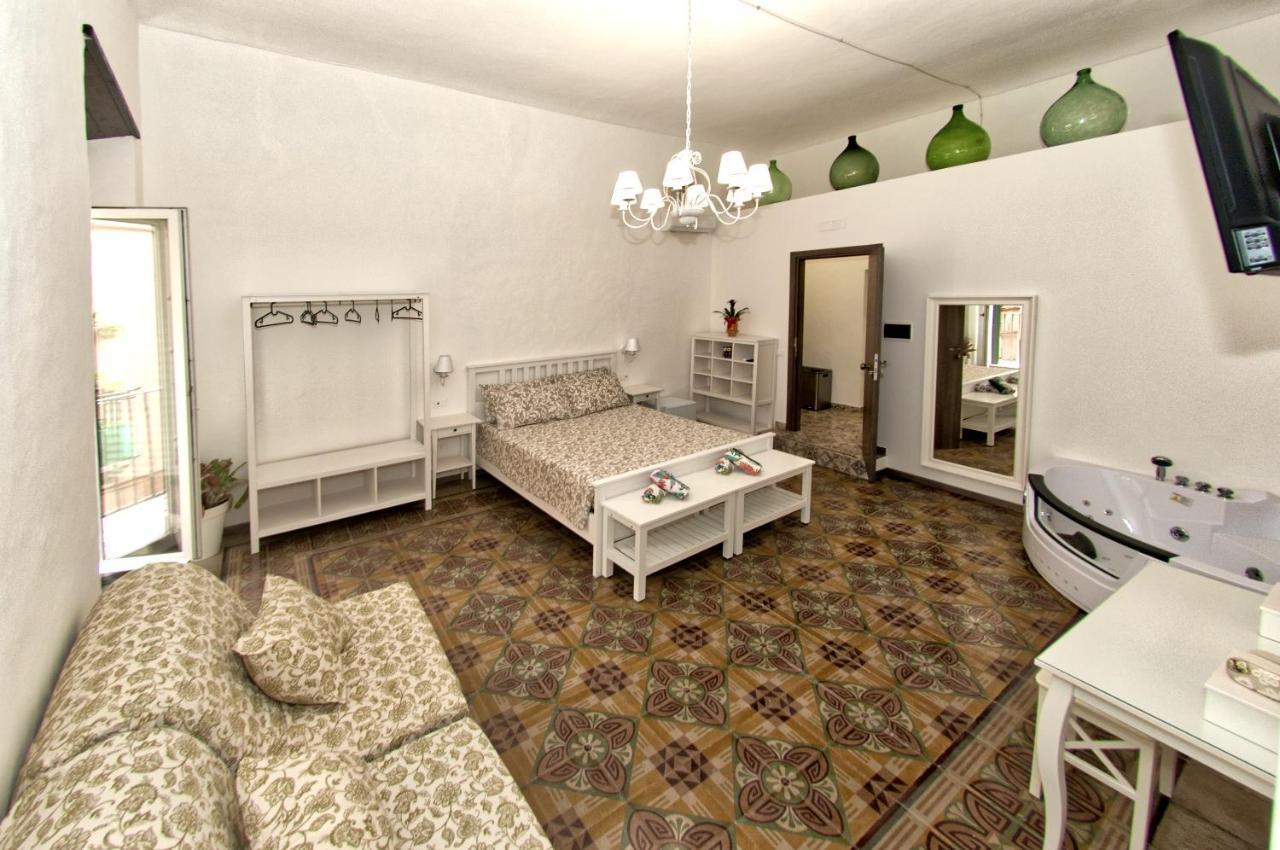 La Serva Padrona Taranto Esterno foto