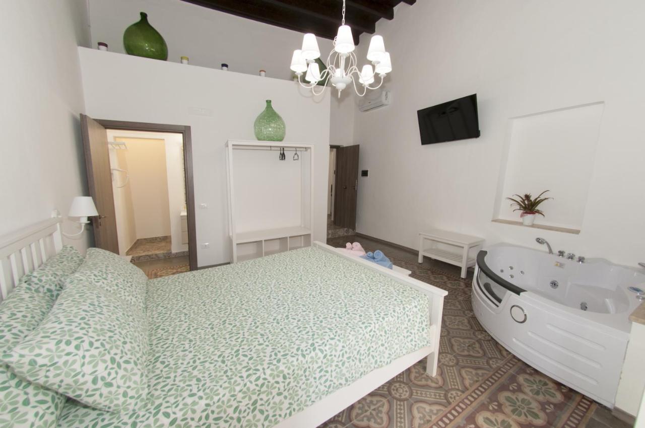 La Serva Padrona Taranto Esterno foto